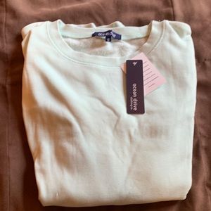 Womens pullover sweatshirt